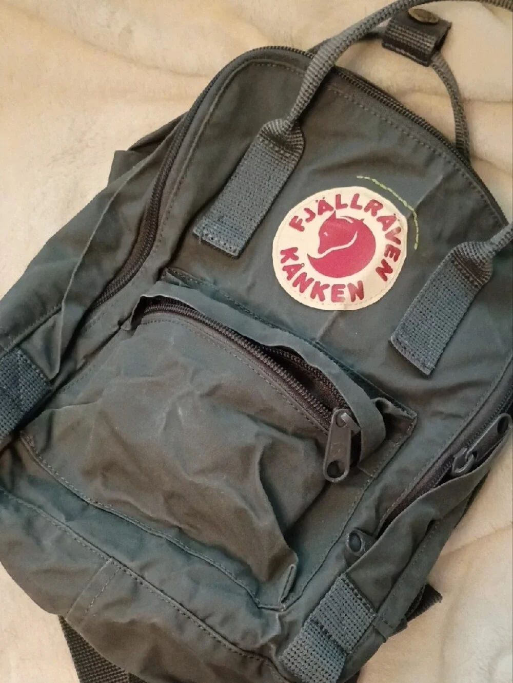 Fjallraven Kånken Mini Backpack in Dark Green with Red Logo